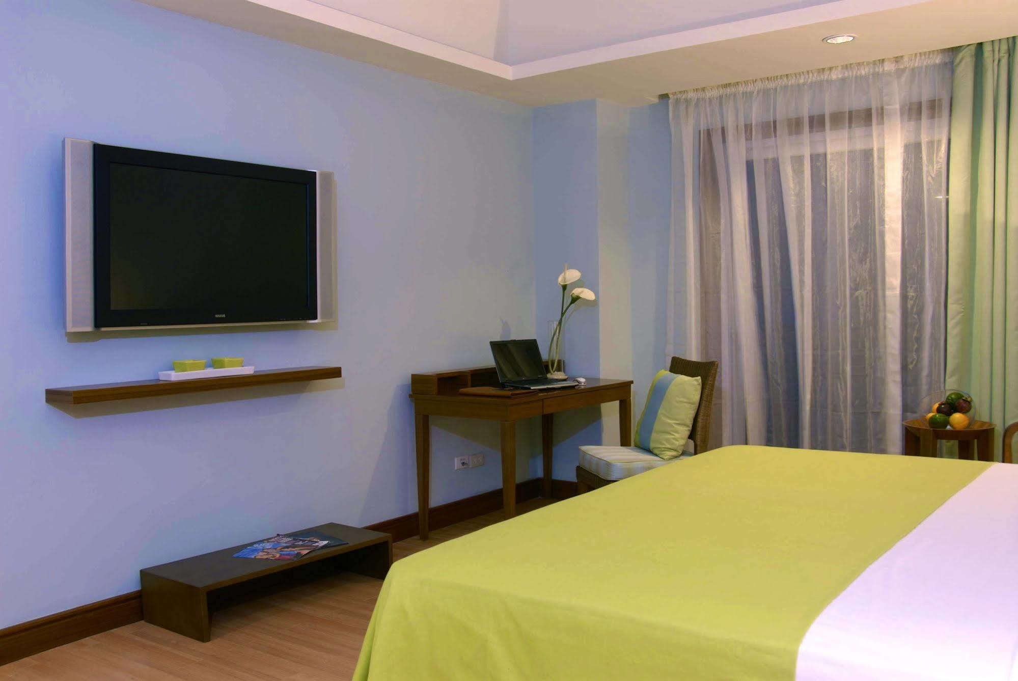 The Lighthouse Marina Resort Olongapo City Exteriör bild