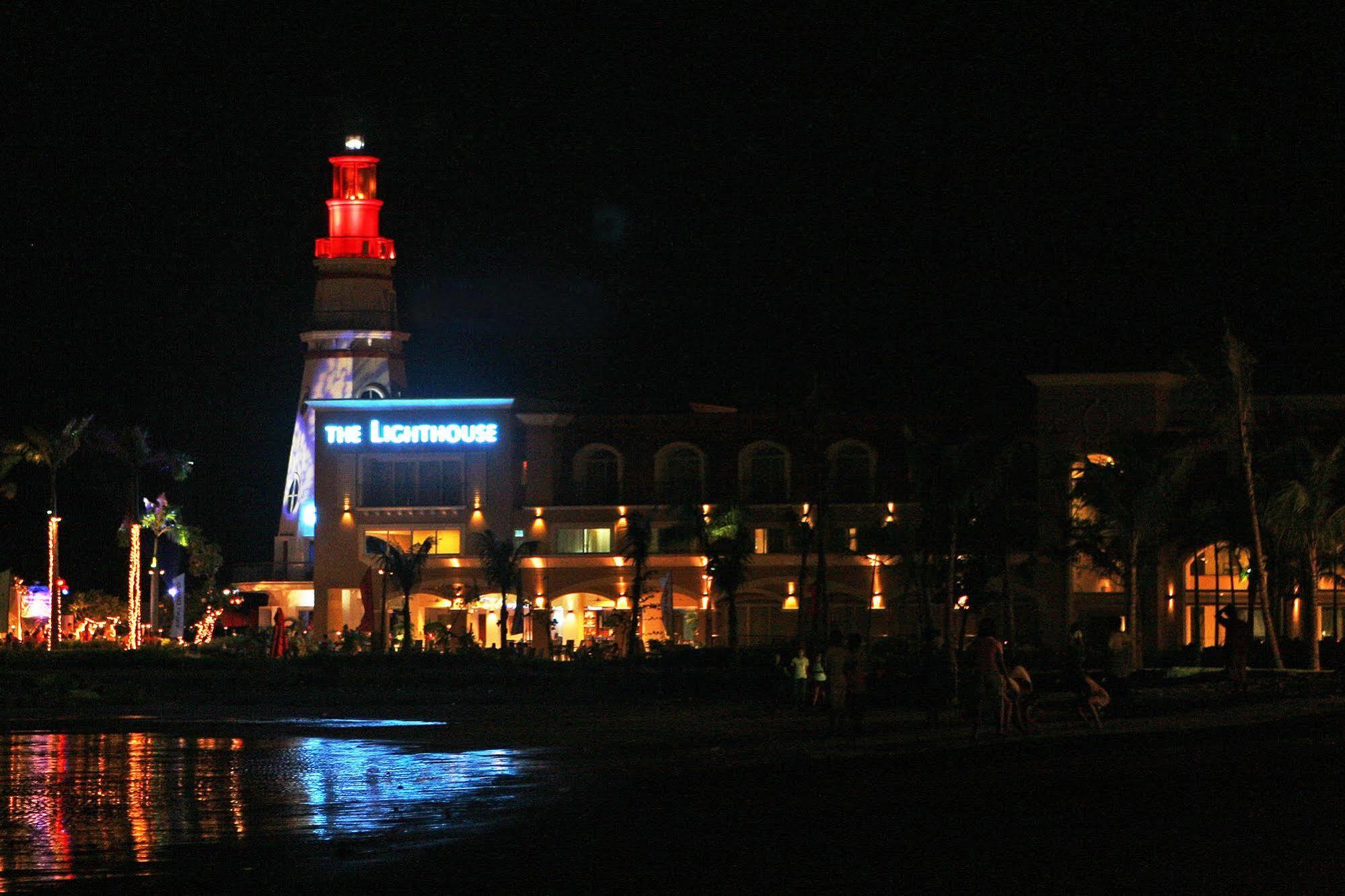 The Lighthouse Marina Resort Olongapo City Exteriör bild